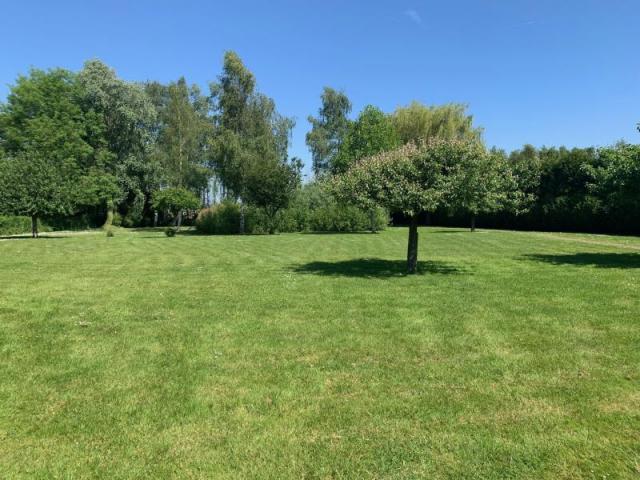 Corps de ferme entièrement rénovée avec matériaux de qualité