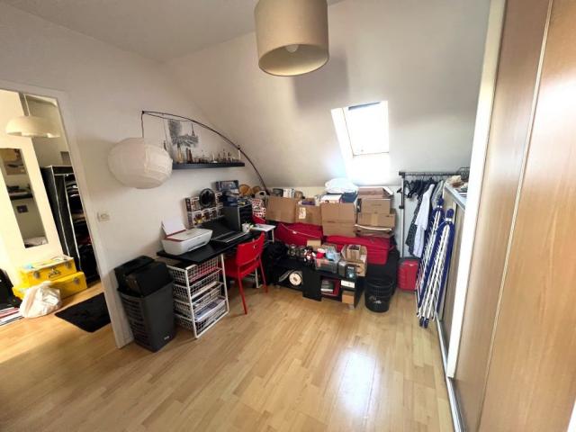 Hyper centre, maison mitoyenne avec 2 chambres proche toutes