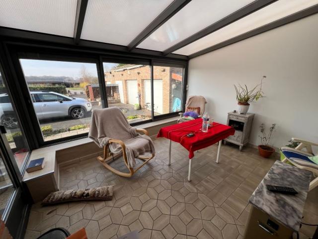 Pavillon individuel de 1989 semi plain pied développant 147m