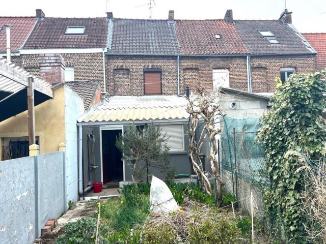 Maison 1930 centre ville, mitoyenne développant 80,37m2 et b