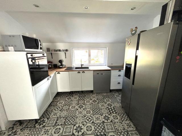 Maison semi individuelle de 127m2 bâtie sur 1963m2 de terrai