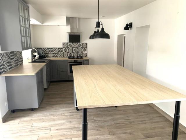 Maison de village entièrement rénovée secteur prisé, 139m2 h