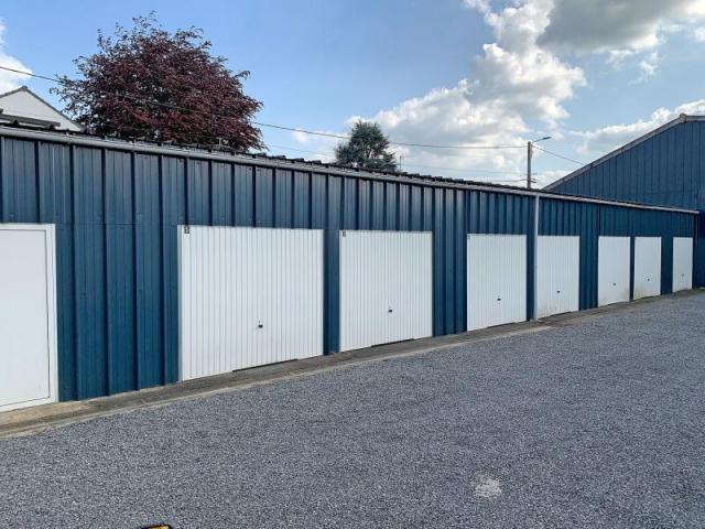 EXCLUSIVITE ! Idéal investisseurs ! Lot de 19 garages + 1 bo