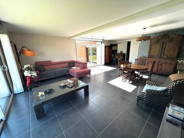 Pavillon individuel semi plain pied de 2013 développant 157m