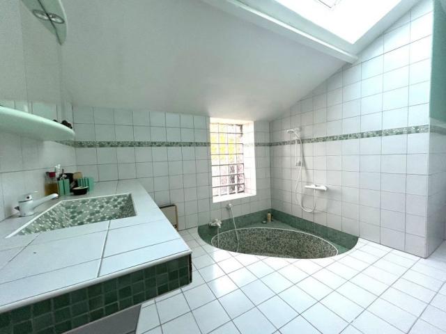 Fermette en L individuelle de 212m2 bâti sur une parcelle de