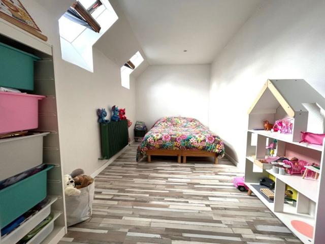 Maison semi individuelle de 127m2 bâtie sur 1963m2 de terrai