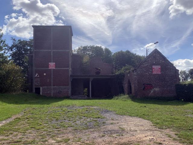 Ancien Moulin à rénover complétement !!! 