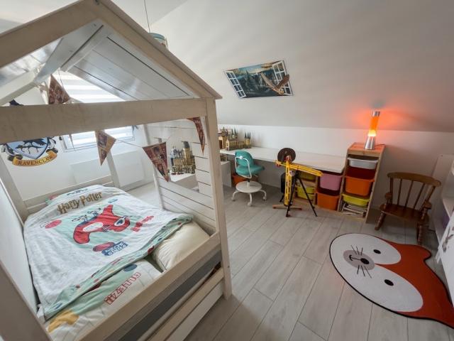 Pavillon individuel semi plain-pied de 2017 développant 142,