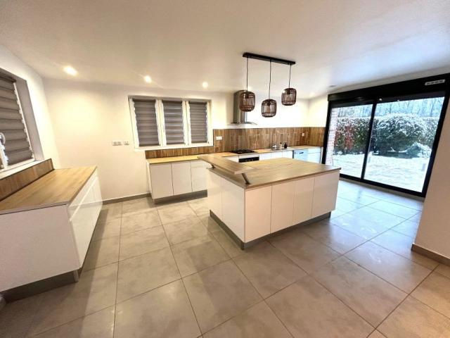 Maison de campagne individuelle située au calme et proche de