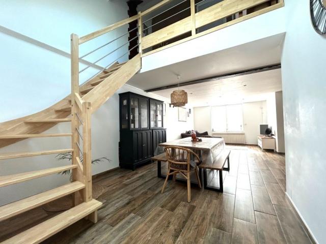 Maison semi individuelle de 127m2 bâtie sur 1963m2 de terrai