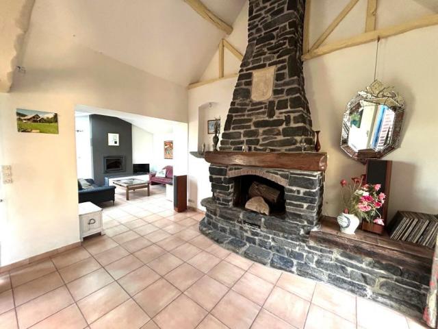 Fermette en L individuelle de 212m2 bâti sur une parcelle de