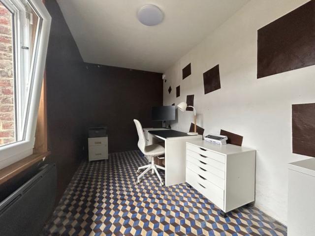 Fermette au carré bâtie sur une parcelle de 7042m2 et dévelo