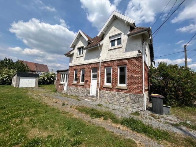 Maison semi individuelle des années 20 bâtie sur 352 m2 de t