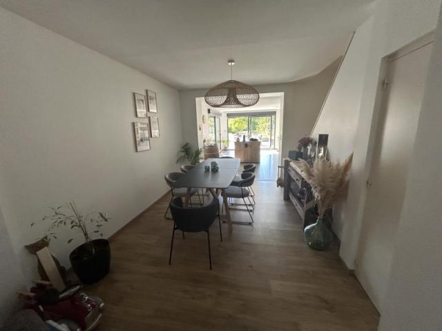 Maison 1930 semi individuelle entièrement rénovée avec gout 