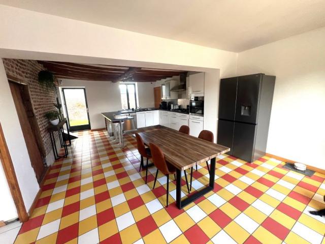 Longère individuelle développant 172,34m2 et bâtie sur 1408m