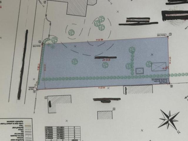 Terrain en zone constructible de 815m2 situé proche accès au