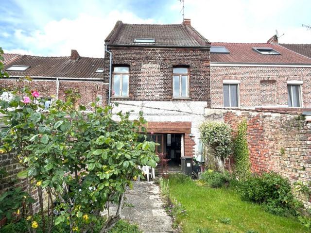 Maison de ville 1930 mitoyenne + ancienne maison non attenan