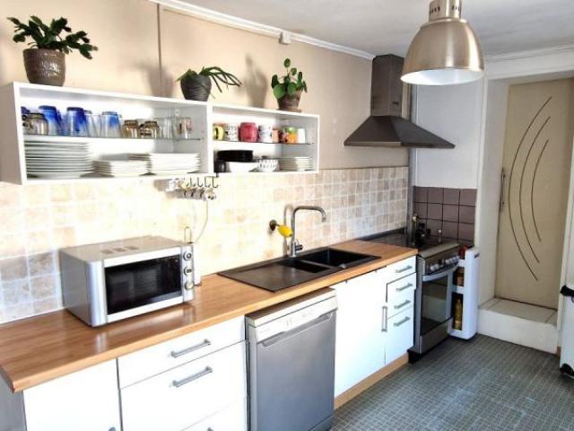 Maison 1930 semi individuelle développant 119m2 et bâtie sur