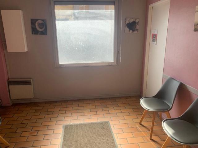 Local professionnel en centre ville, de plain-pied ! idéal b