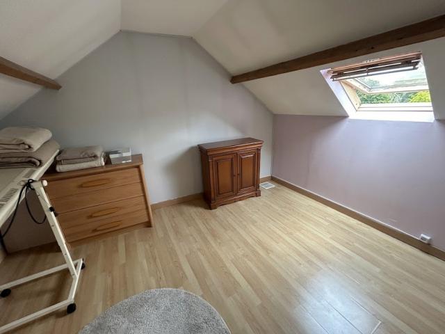 Maison semi individuelle de 1856 développant 121,55m2 et bât