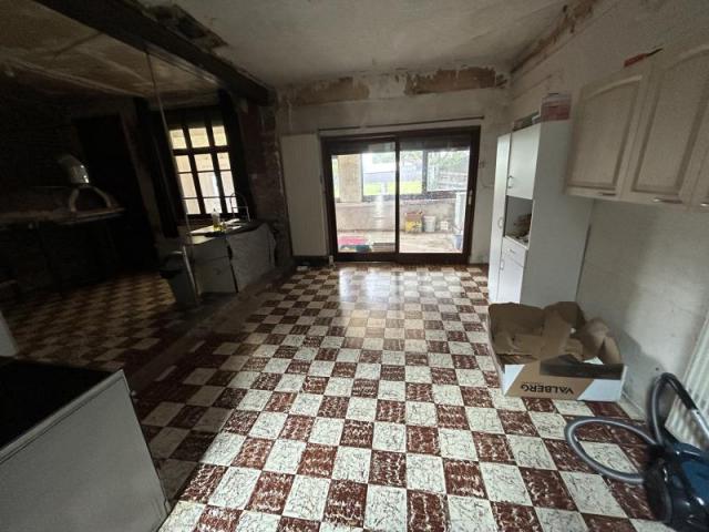 Proche A23, beau potentiel pour cette maison à rénover dével