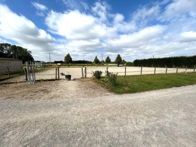 Installations équestres + logement le tout sur une parcelle 