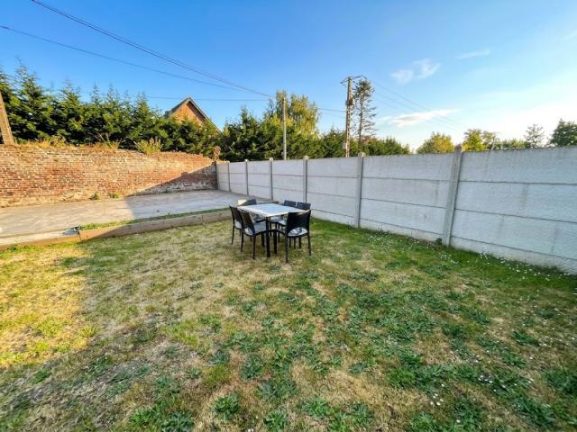 Maison de campagne semi individuelle développant 120m2 et bâ