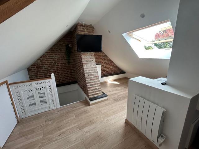 Maison semi individuelle rénovée avec gout, développant 125m