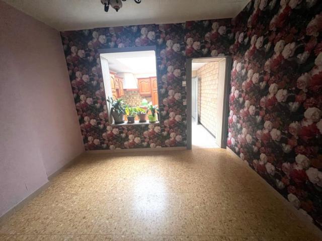 Maison 1930 centre ville, mitoyenne développant 80,37m2 et b