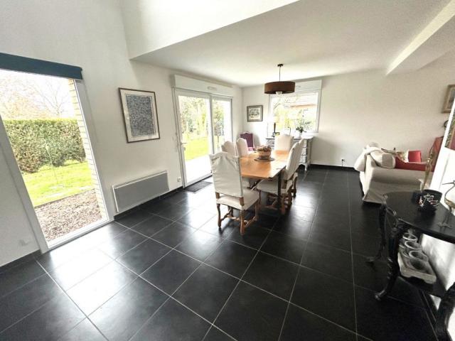 Pavillon individuel R+1 de 2012 développant 115m2 et bâti su