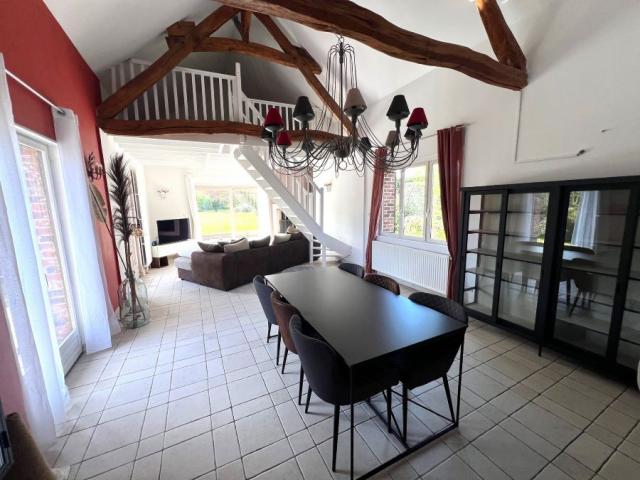 Longère individuelle développant 172,34m2 et bâtie sur 1408m