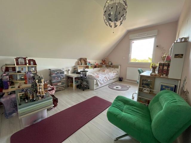 Pavillon individuel semi plain-pied de 2017 développant 142,