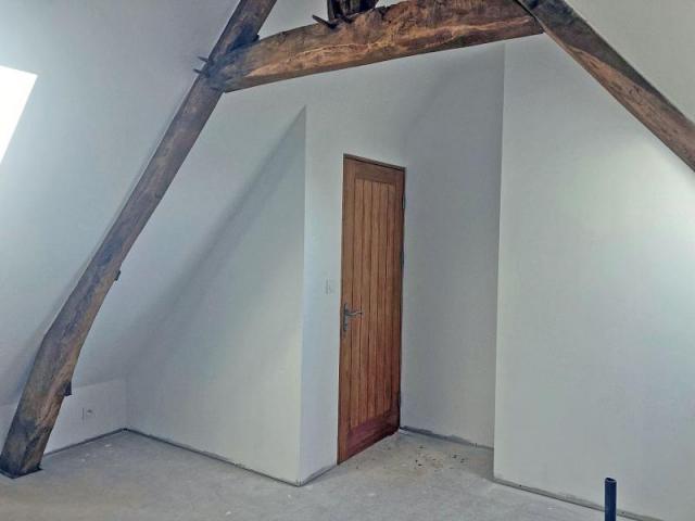 Grange rénovée en semi-plain-pied, matériaux de qualité, bea
