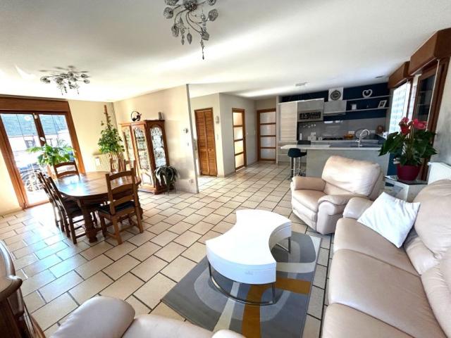 Deux logements de plain-pied idéal gite ou regroupement fami