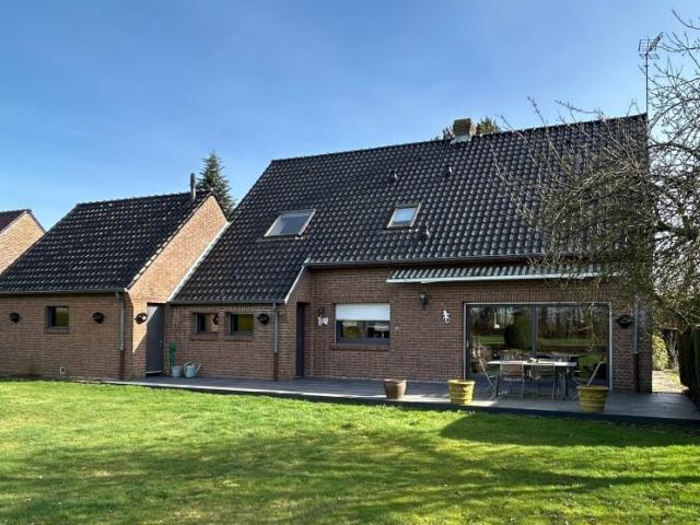 Pavillon individuel d'architecte semi plain pied de 1993 dév