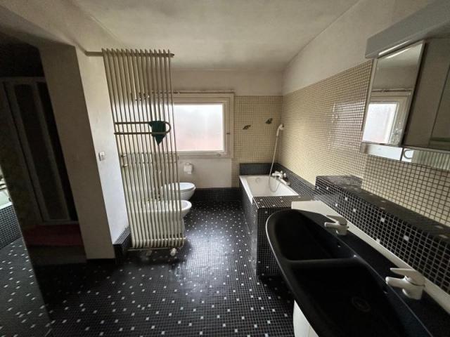 Centre ville, immeuble à usage mixte développant plus de 257