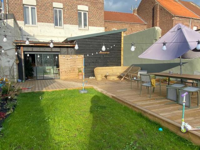 Porche des accès, maison rénovée avec charme et cachet !! 