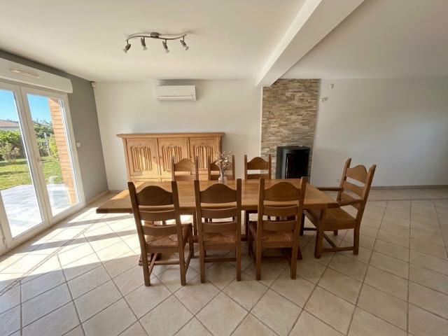 Pavillon individuel de plain-pied développant 144m2 et bâti 