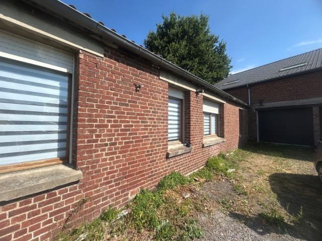 Maison de campagne bénéficiant de beaux volumes bâtie sur 18