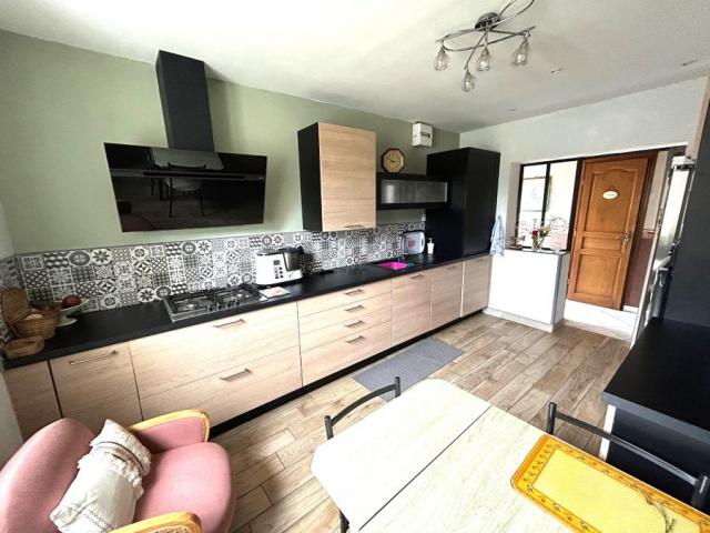 Maison de campagne individuelle de 156m2 bâtie sur une parce