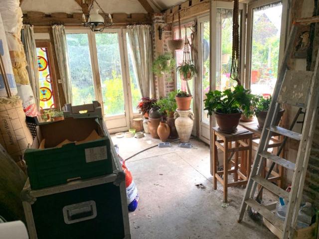Beaux volumes pour cette 1930 double avec garage bâtie sur u